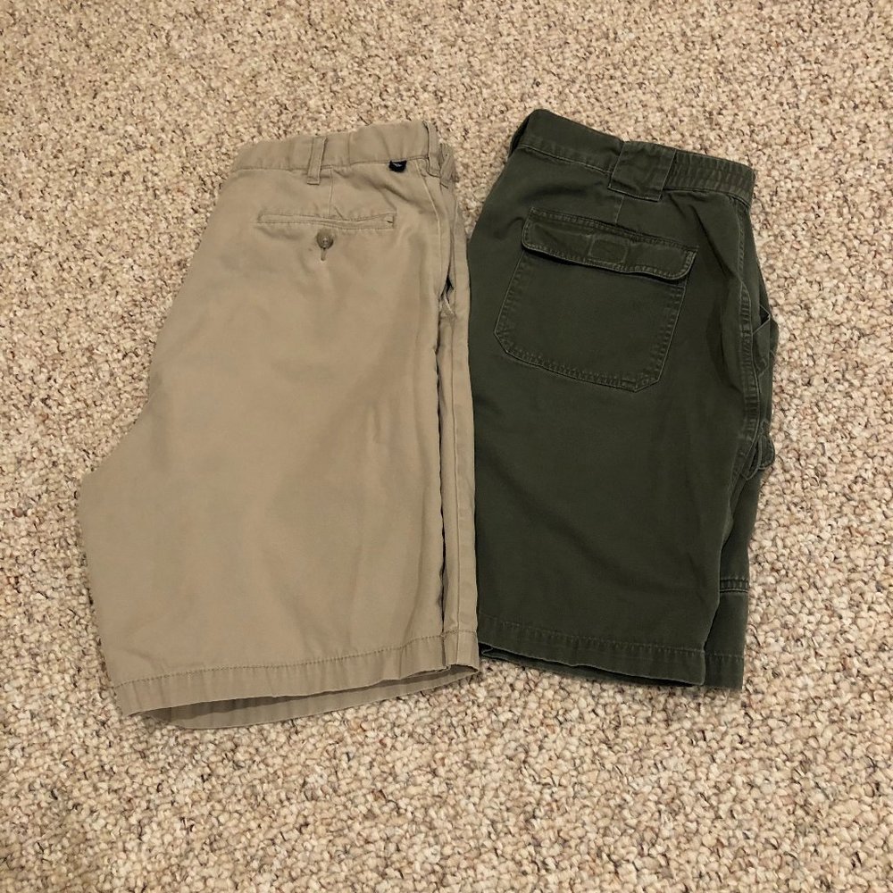 Dockers & Crossings Men Size 38 &36 (2 Shorts)